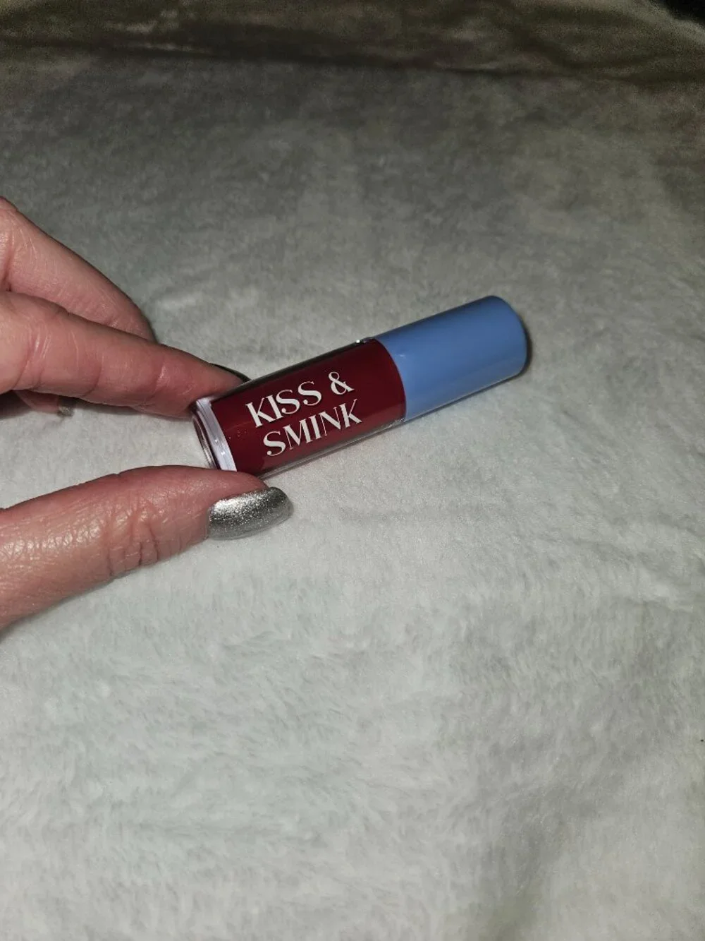 NWT Kiss & Smink Lip Aura Tinted Lip Oil in “Dahlia”